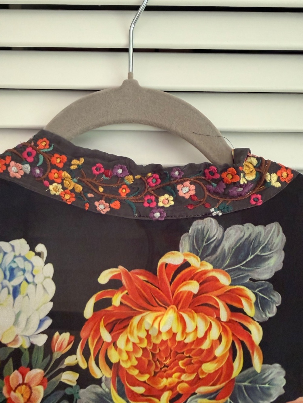 Johnny Was Black Floral Kimono with embroidered details - Picture 3 of 5